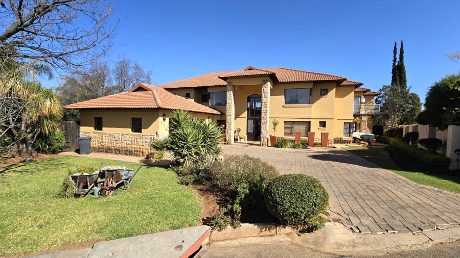 5 Bedroom Property for Sale in Birdwood Estate North West